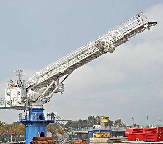 Kenzfigee_Motion_Compensated_Gangway_Orange_Delta_Equipment