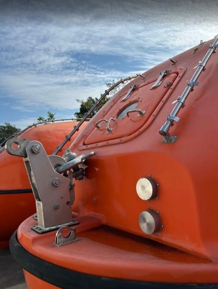 80_men_lifeboat_Singapore_Orange_Delta_Equipment_for_SUS316