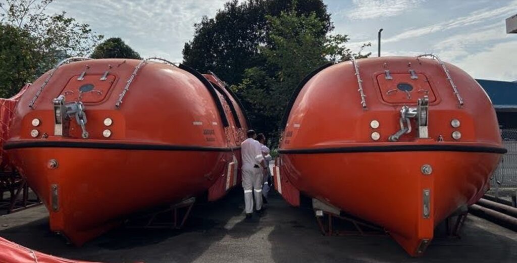 80_men_lifeboat_Singapore_Orange_Delta_Equipment_for_sale