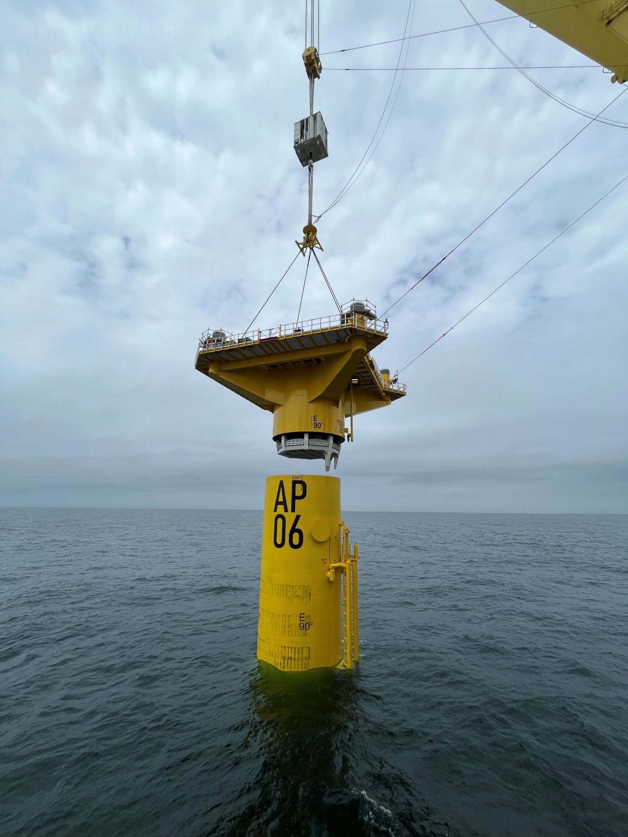 Safelink_Inline_Active_Heave_Compensator_1250T_Offshore_Wind_Orange_Delta_Singapore